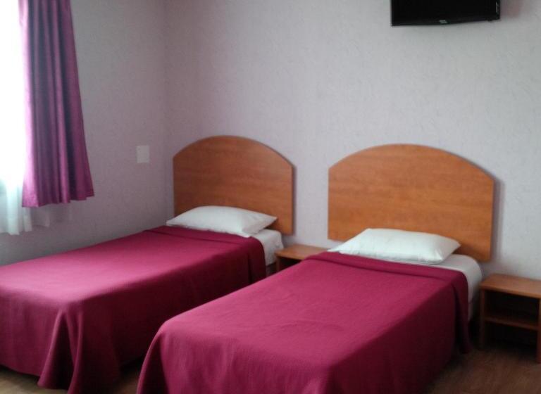 Четырехместный Номер Стандарт, Prim Hotel Reims
