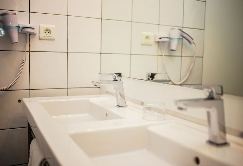 اتاق استاندارد, Sporting House