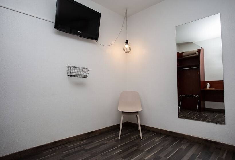 اتاق خانوادگی, Sporting House