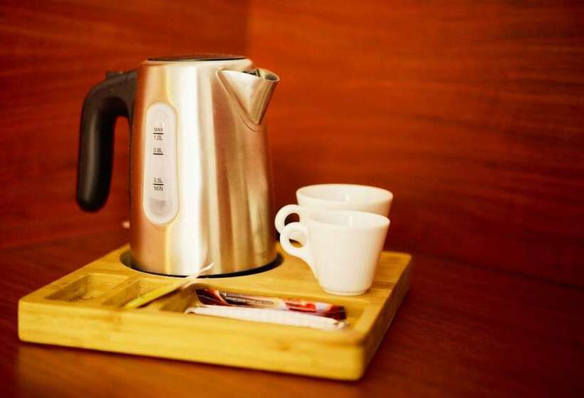 اتاق خانوادگی, Sporting House