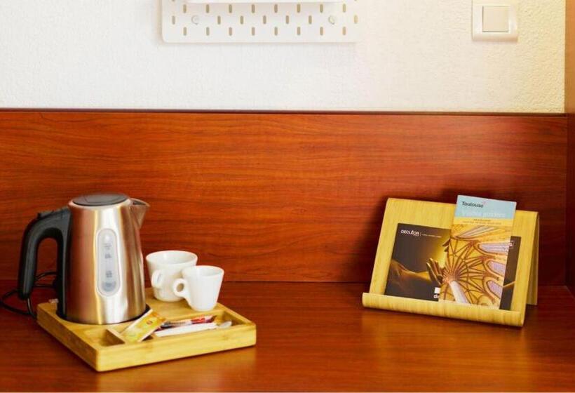 اتاق استاندارد, Sporting House