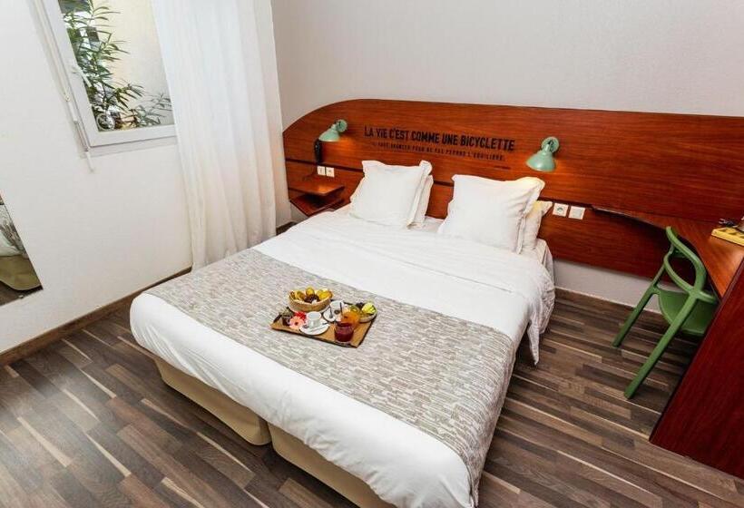 اتاق استاندارد, Sporting House