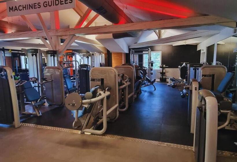 اتاق استاندارد, Sporting House