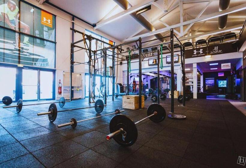 اتاق استاندارد, Sporting House