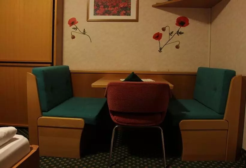 スタンダード４人部屋, Villa Emilia
