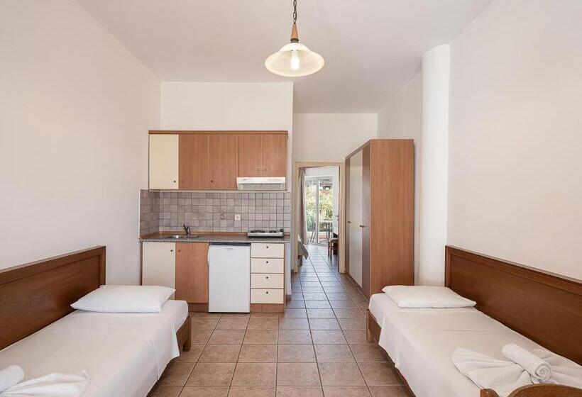 דירת חדר, Nontas Apart