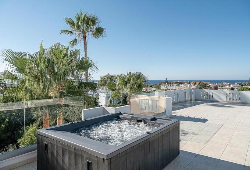 סוויטה דלוקס, Nontas Apart