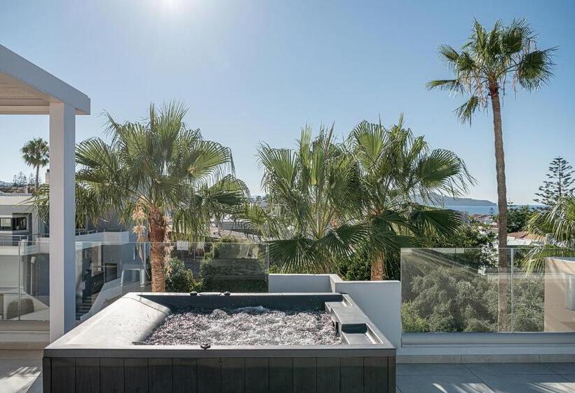 סוויטה דלוקס, Nontas Apart