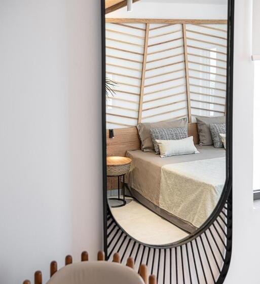 חדר דלוקס, Nontas Apart