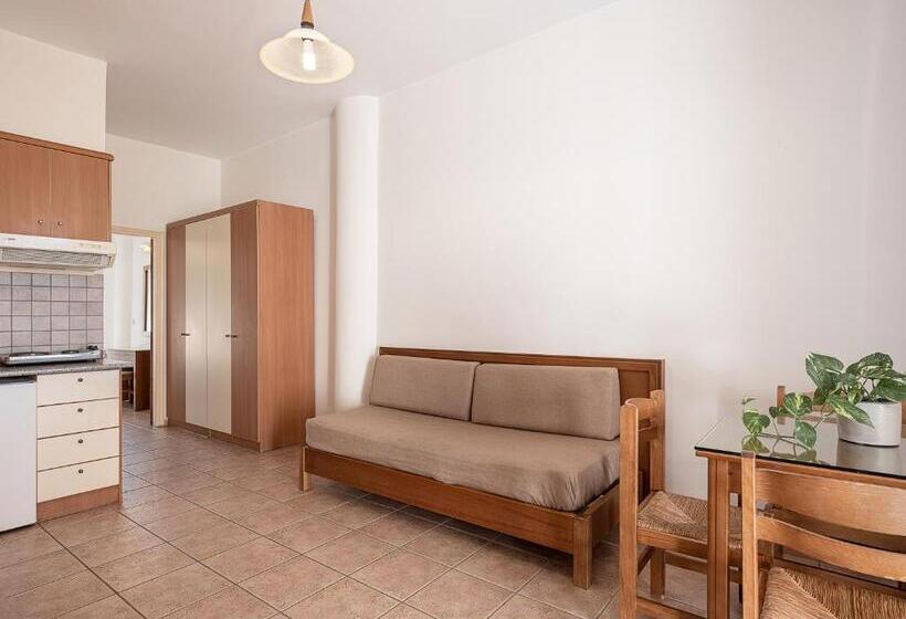 דירת חדר, Nontas Apart