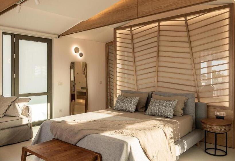 סוויטה דלוקס, Nontas Apart