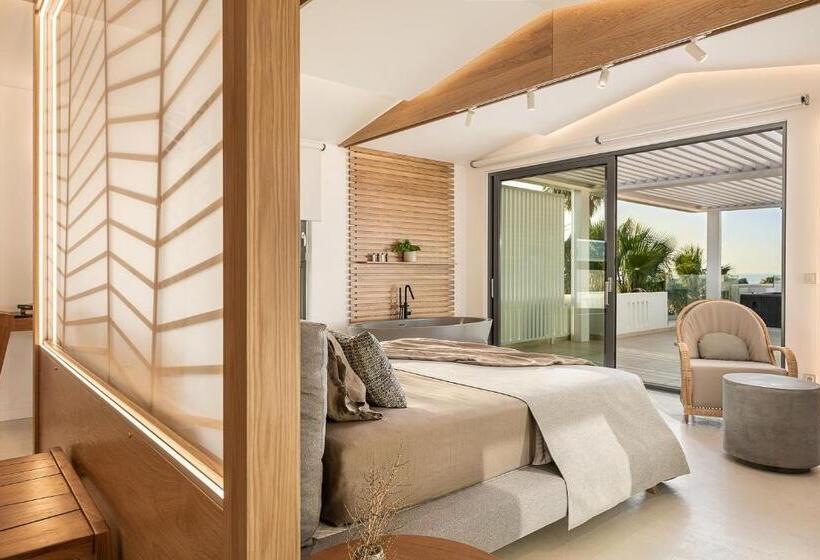 סוויטה דלוקס, Nontas Apart