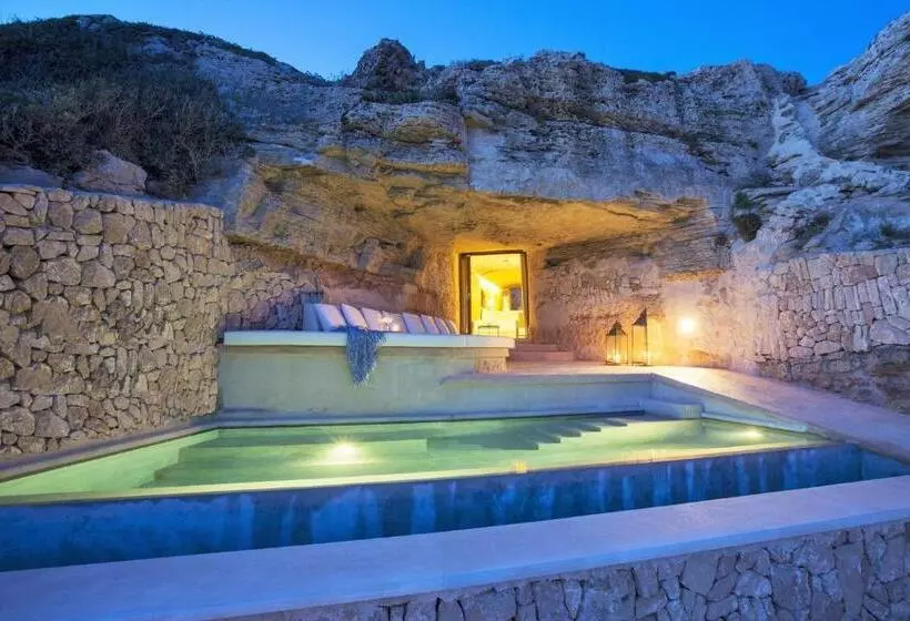 اتاق لوکس با چشم‌انداز دریا, Cap Rocat, A Small Luxury Hotel Of The World