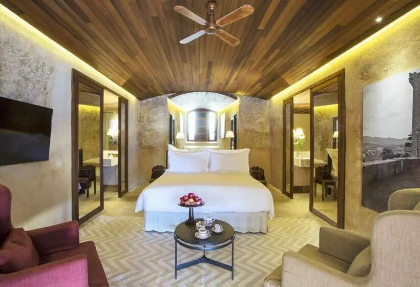 اتاق لوکس با چشم‌انداز دریا, Cap Rocat, A Small Luxury Hotel Of The World