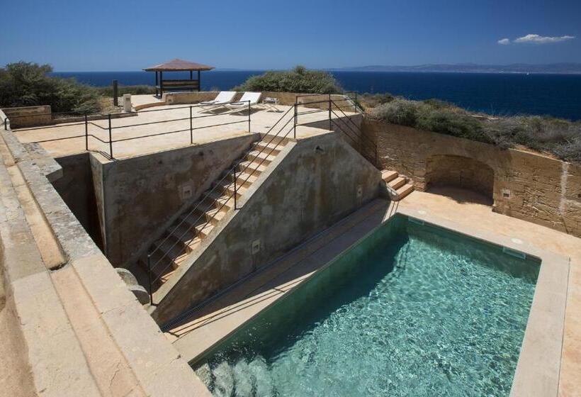 سوییت سوپریور با چشم‌انداز دریا, Cap Rocat, A Small Luxury Hotel Of The World