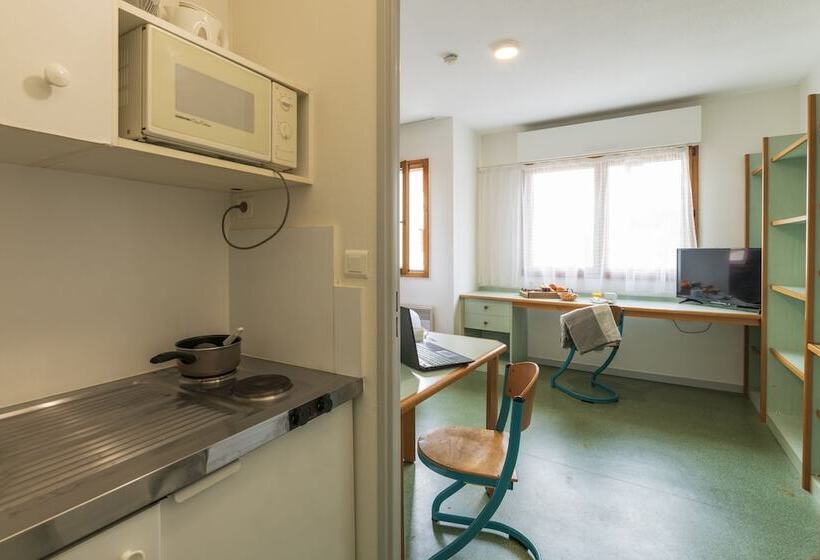 استودیوی استاندارد, Cerise Nantes La Beaujoire