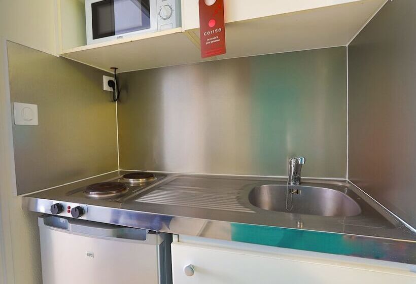 استودیوی استاندارد, Cerise Nantes La Beaujoire