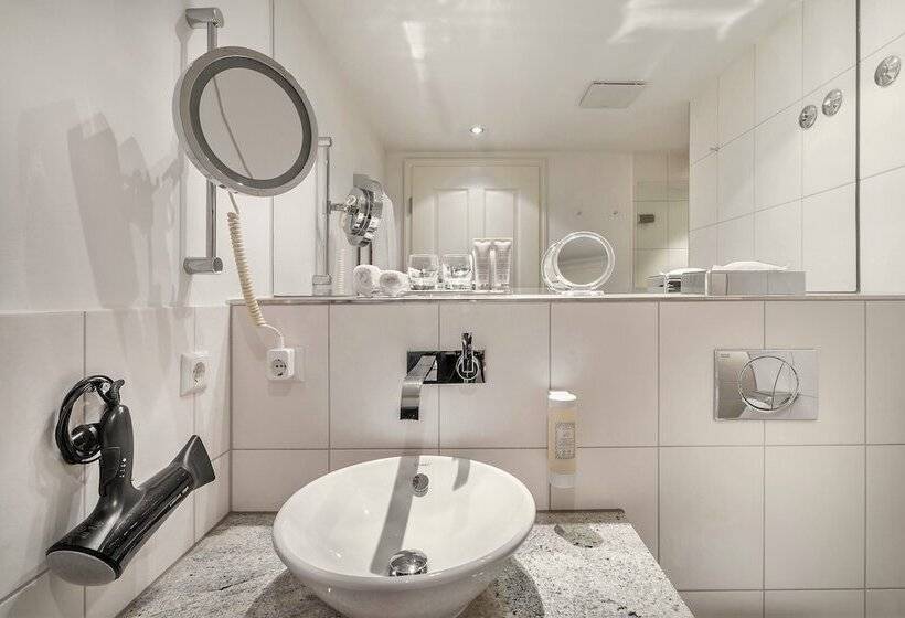 اتاق استاندارد, Adelante Boutique