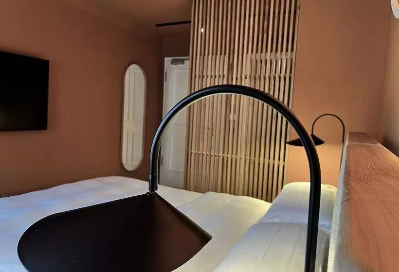 اتاق استاندارد, Adelante Boutique