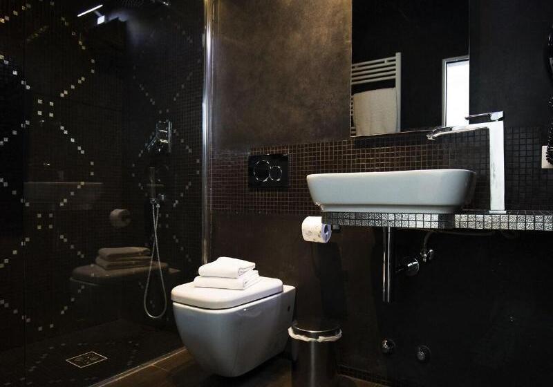 سوییت جونیور, Avogaria 5 Rooms