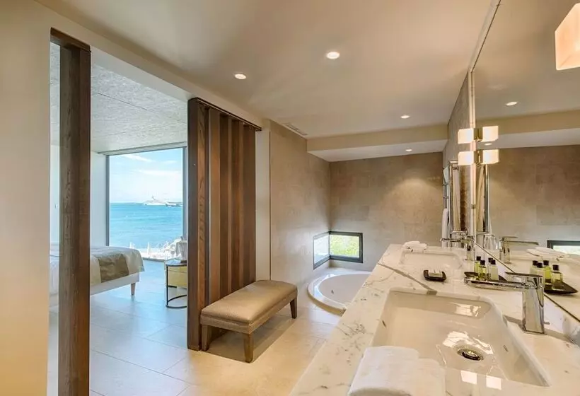 سوییت, Cap D Antibes Beach