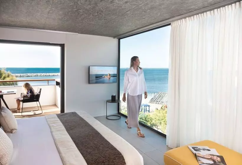 سوییت, Cap D Antibes Beach