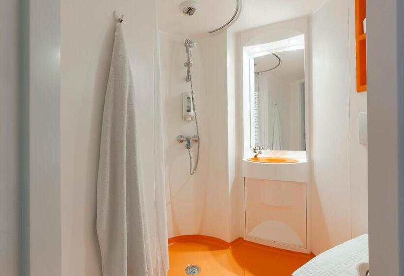 اتاق استاندارد, Easyhotel Budapest Oktogon