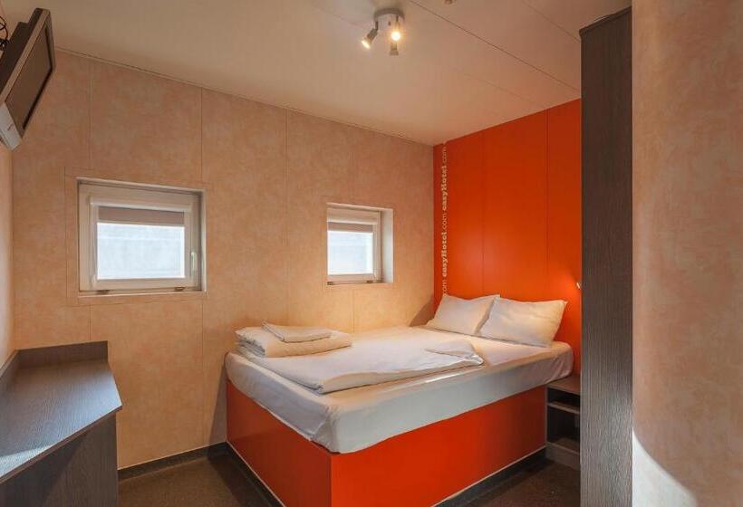 اتاق استاندارد, Easyhotel Budapest Oktogon