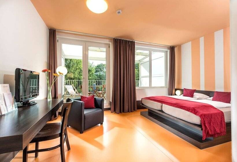 اتاق استاندارد با بالکن و چشمانداز باغ, Grenzfall