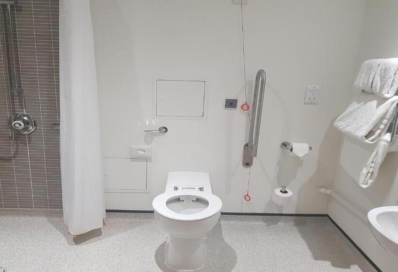 Номер Стандарт Адаптированный для Инвалидов, Holiday Inn Rotherham Sheffield M1,jct.33, An Ihg