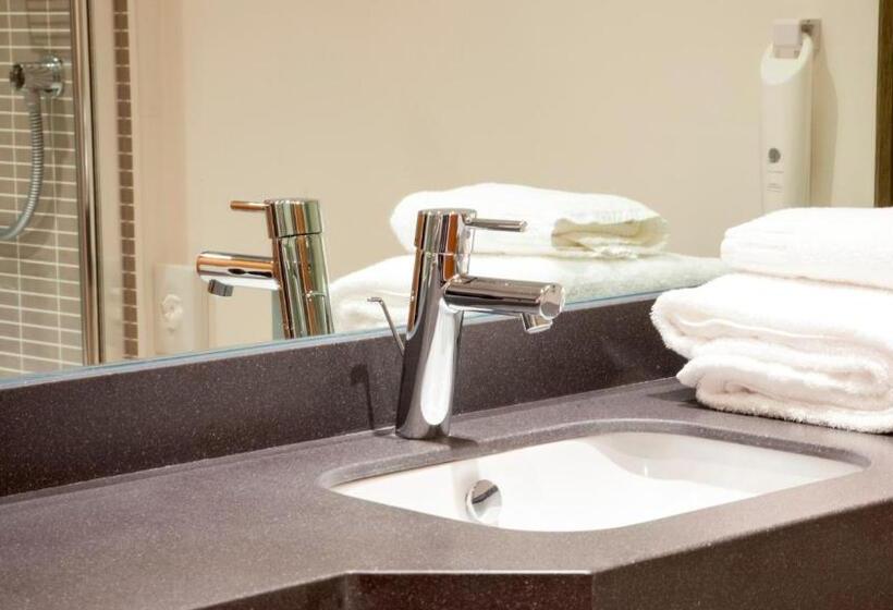 اتاق استاندارد یک نفره, Holiday Inn Rotherham Sheffield M1,jct.33, An Ihg