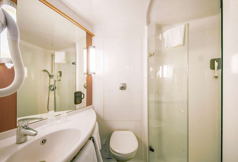 اتاق استاندارد با تخت دوبل, Ibis Sarlat Centre