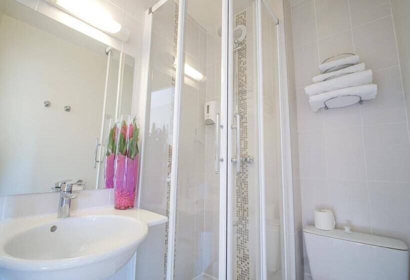 اتاق استاندارد سه نفره, Inn Design Sedan