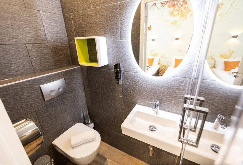 اتاق استاندارد, Pagi