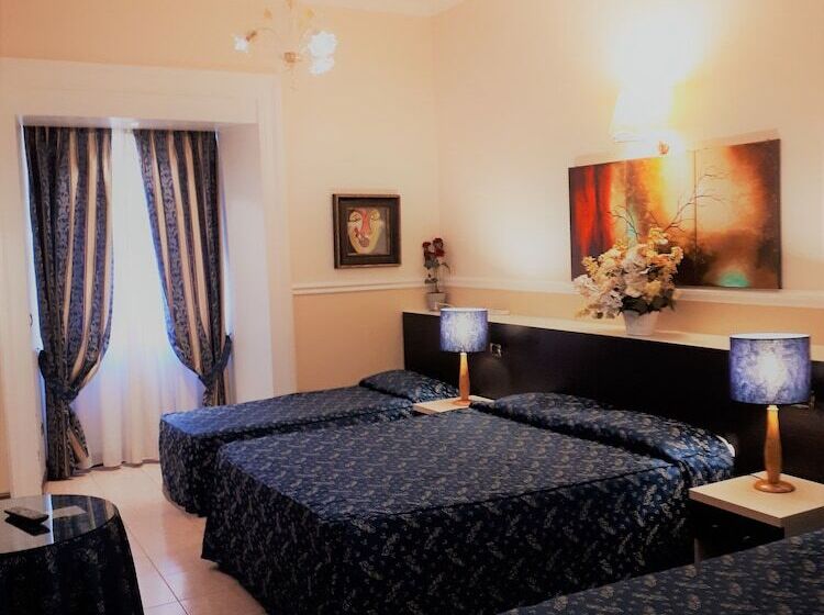 חדר סטנדרט לארבעה, Sweet Home