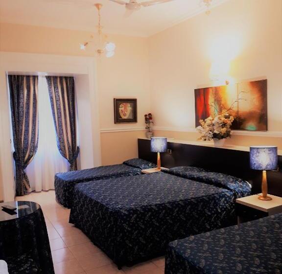 חדר סטנדרטי לחמישה אנשים, Sweet Home
