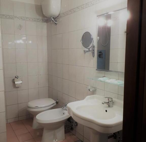 חדר סטנדרטי לחמישה אנשים, Sweet Home