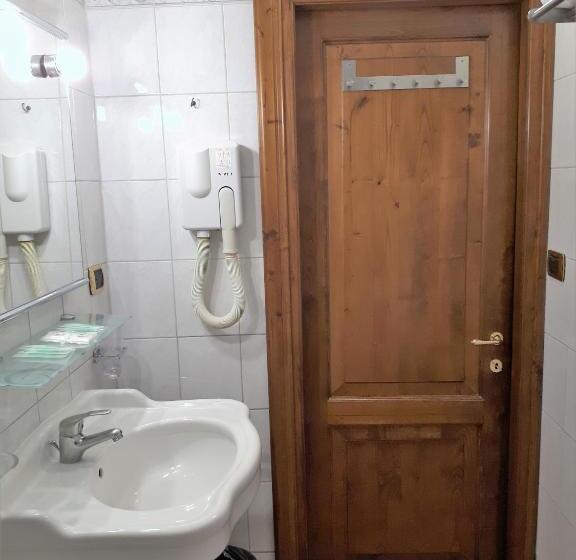 חדר סטנדרט יחיד, Sweet Home