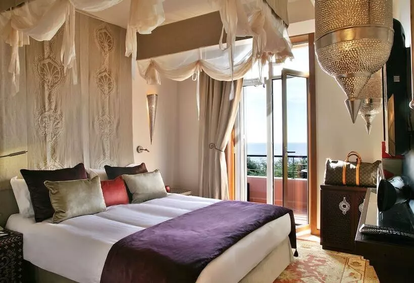 اتاق لوکس با چشم‌انداز دریا, Tiara Yaktsa Cote D’azur