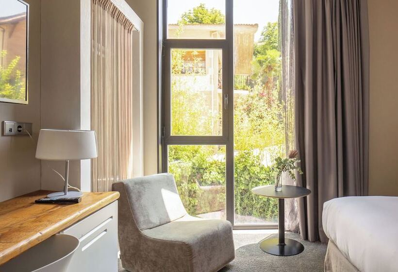 Habitación Estándar, Viura
