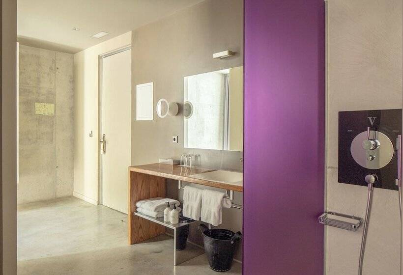 Habitación Deluxe, Viura