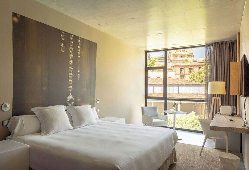 חדר דלוקס, Viura