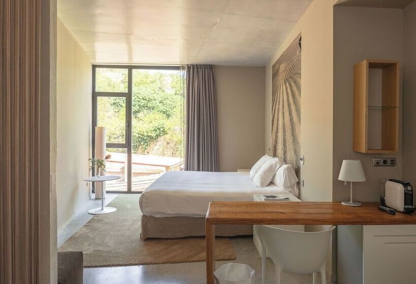 Habitación Deluxe, Viura