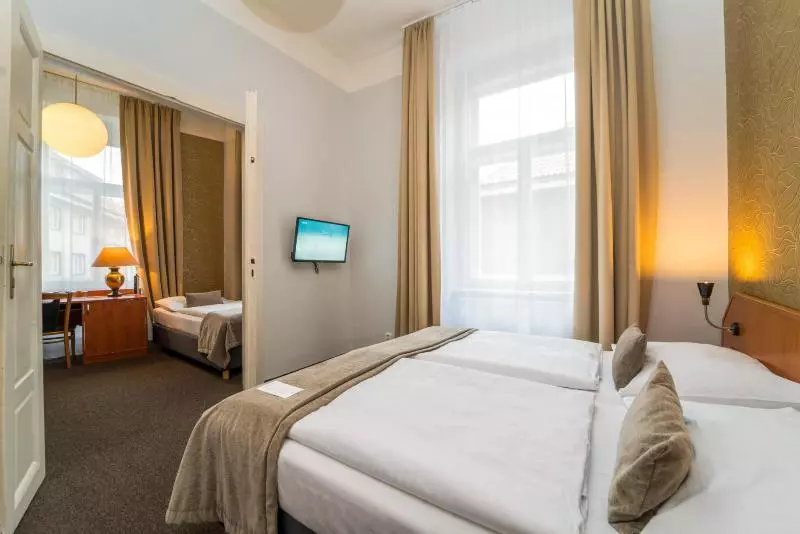 Standard Neljän Hengen Huone, Metropolitan Old Town Hotel Czech Leading Hotels