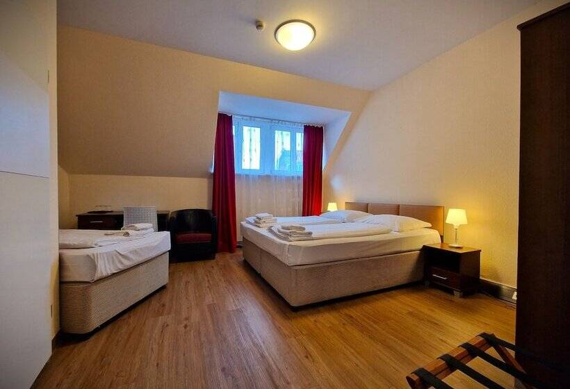 اتاق استاندارد سه نفره, Mikon Eastgate