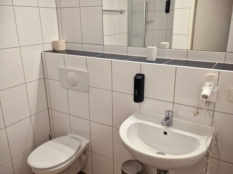 اتاق استاندارد چهار تخته, Mikon Eastgate