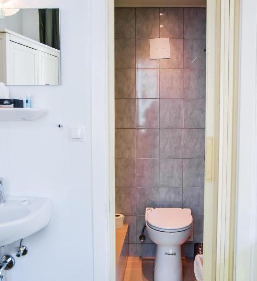 اتاق استاندارد یک نفره, Pension Riedl