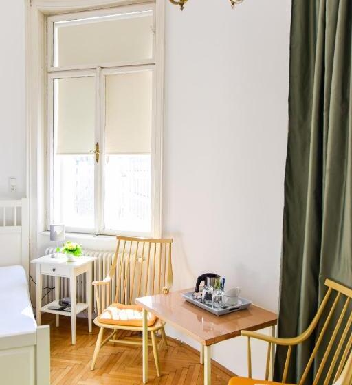 اتاق استاندارد یک نفره, Pension Riedl