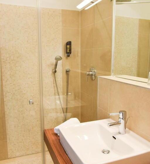 اتاق استاندارد یک نفره, Pension Riedl