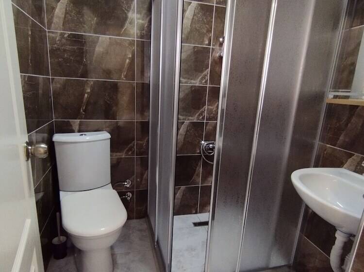 Quarto Estandar, Anadolu